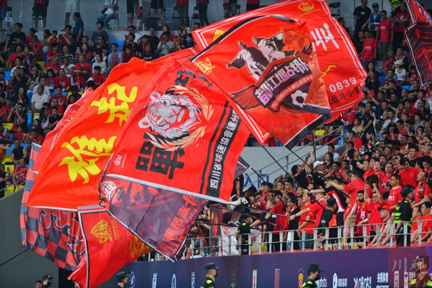 九游电脑版下载-国际比赛日亚冠焦点战，武汉三镇造点机会，球迷炸锅，阵容厚度经受考验的简单介绍-九游电脑版下载