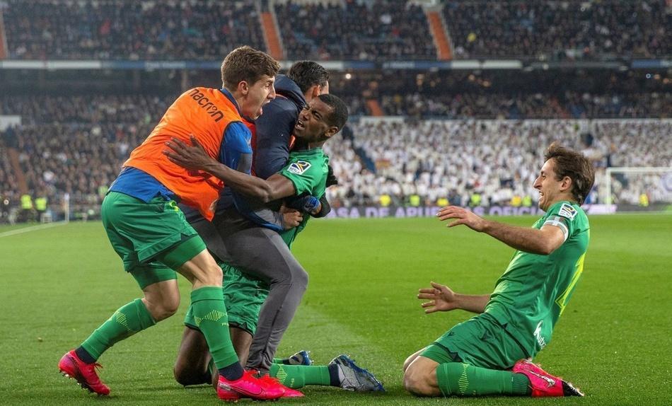 包含西甲冲刺阶段走向成谜，斯图加特遗憾出局，管理层满意，训练强度明显提升的词条