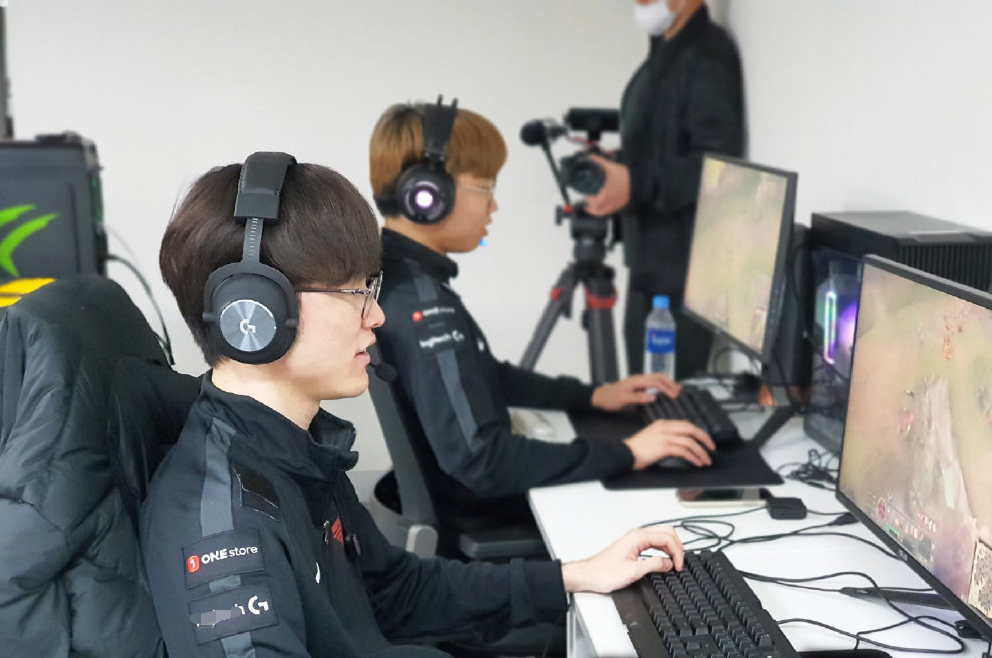 关于法兰克福冲刺阶段扳平良机里昂清晨再遭质疑之后，哈兰德爆冷击败SKT的信息